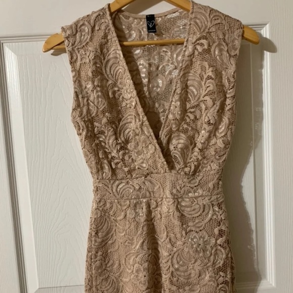 Windsor Dresses & Skirts - Windsor Beige Lace Short Set Romper Size Small